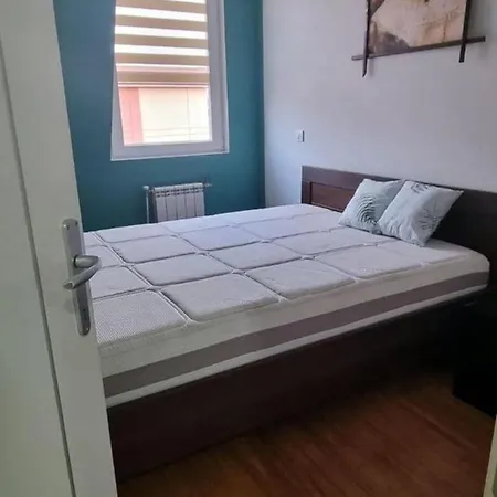 Aerodrom District 1-bed Sleeps 2 With Parking * Skopje